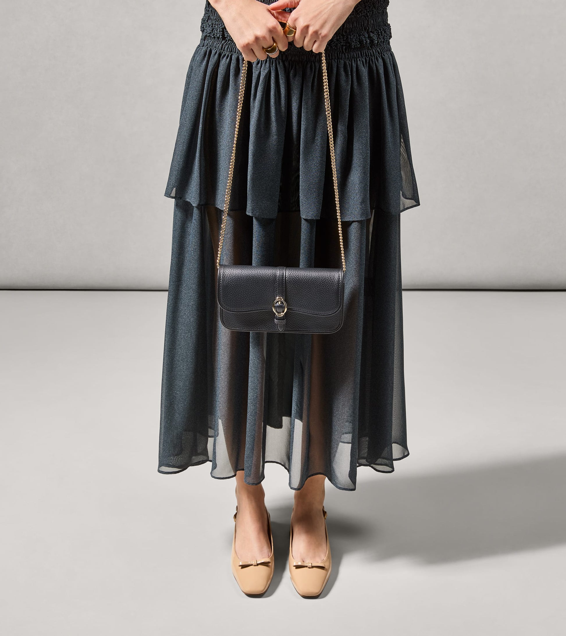 U08198:BLACK:0000